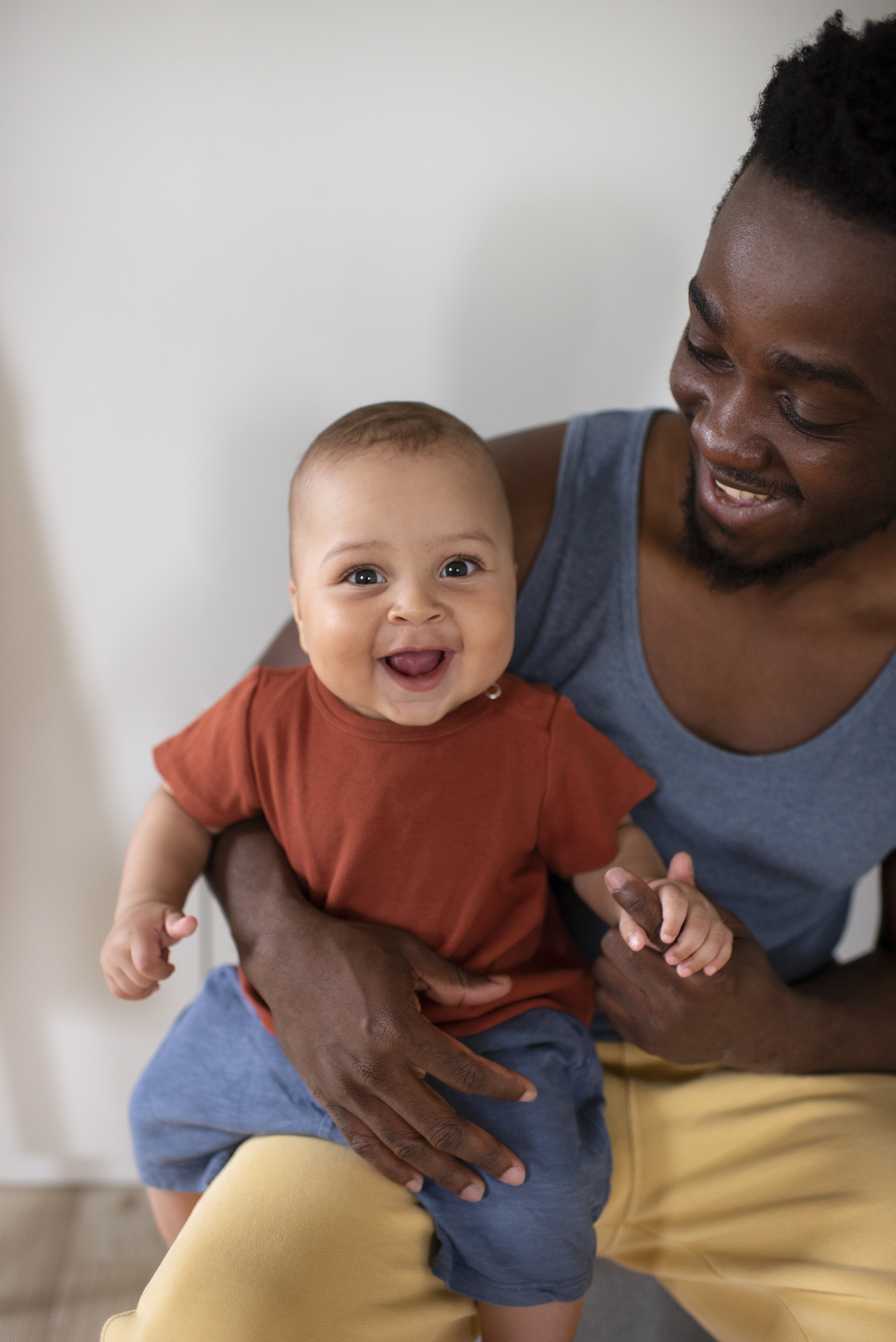 dad-spending-time-with-his-black-baby